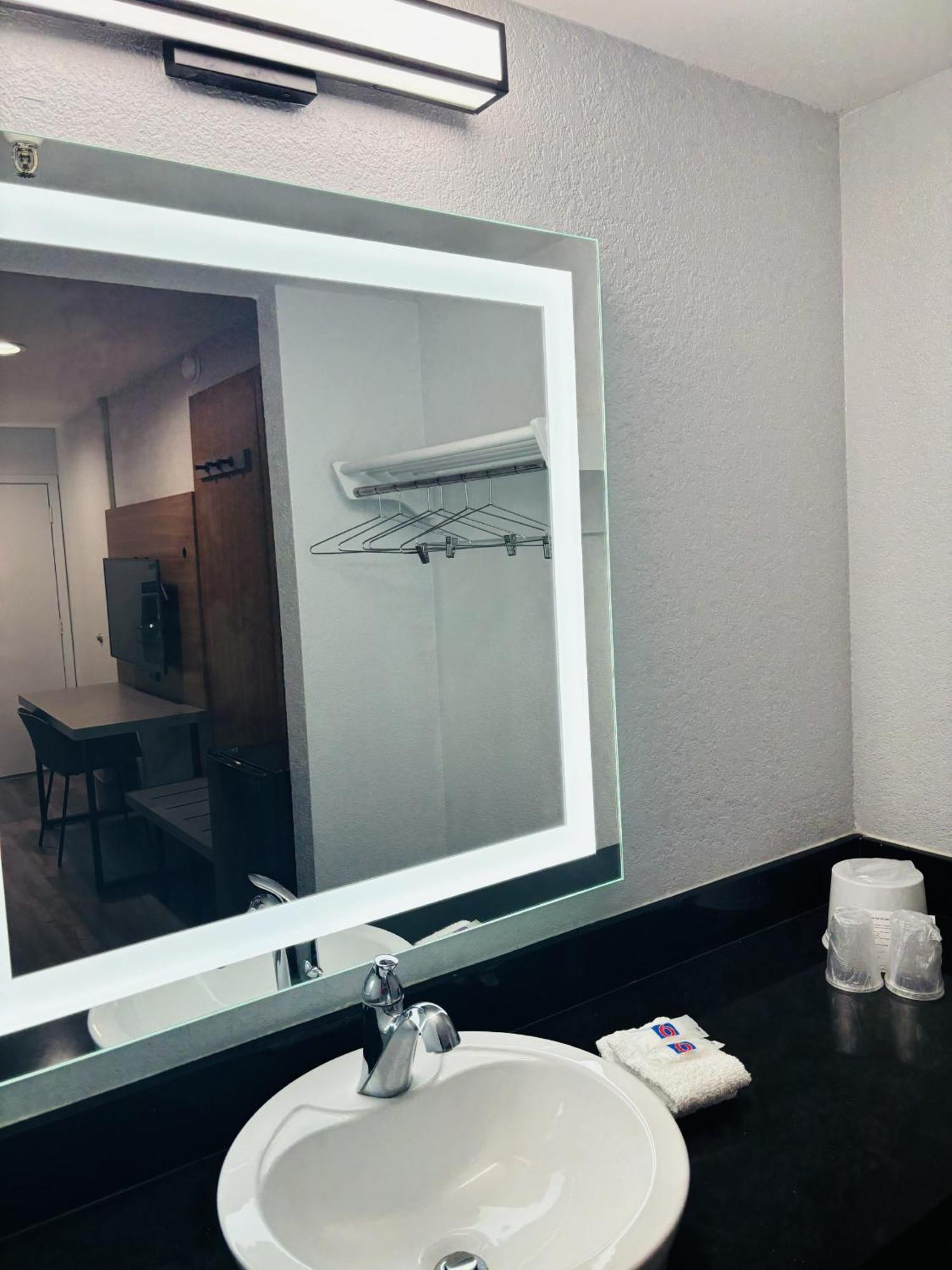 Motel 6-Santa Ana, Ca מראה חיצוני תמונה